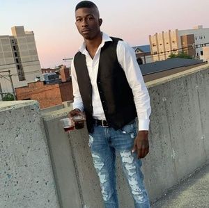 Meet your Posher, Keonte